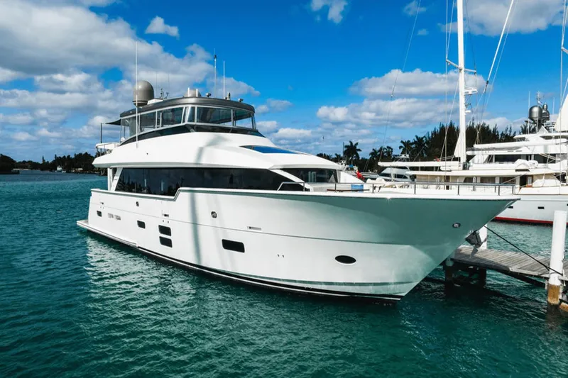 Surplus Lines Yacht Photos Pics 