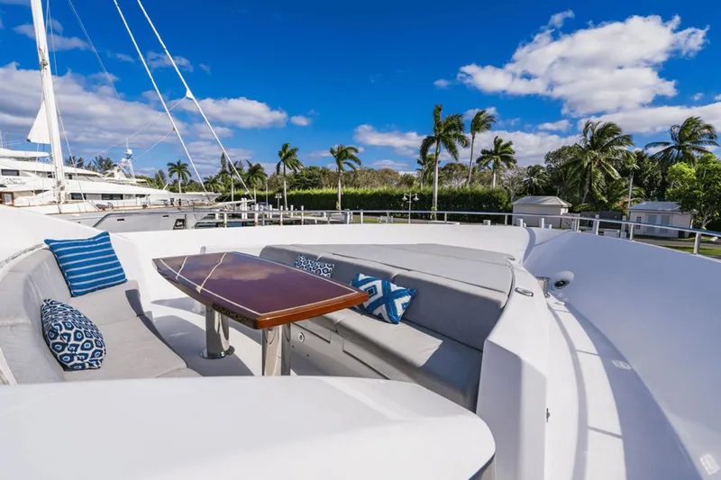 Surplus Lines Yacht Photos Pics 