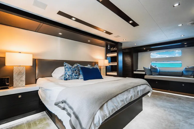 Surplus Lines Yacht Photos Pics 