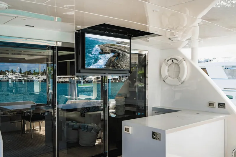 Surplus Lines Yacht Photos Pics 