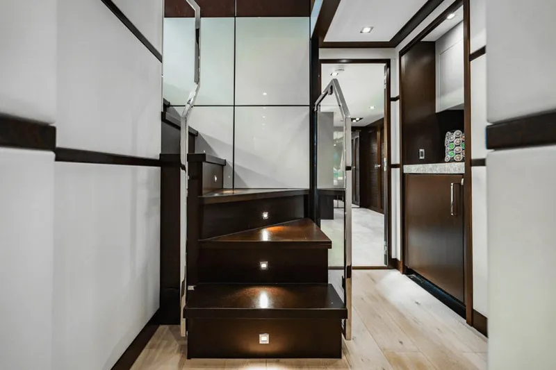 Surplus Lines Yacht Photos Pics 