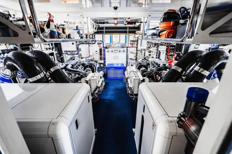 Surplus Lines Yacht Photos Pics 