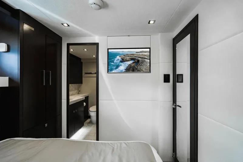 Surplus Lines Yacht Photos Pics 