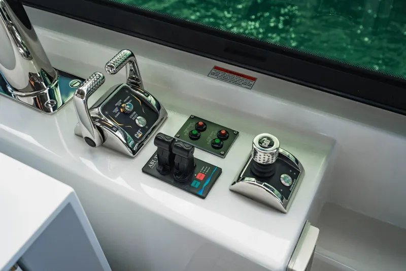 Surplus Lines Yacht Photos Pics 