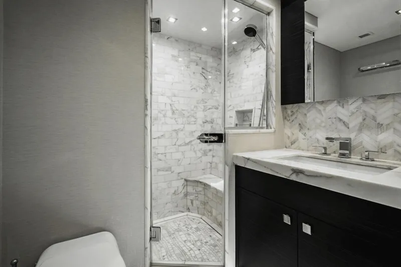 Surplus Lines Yacht Photos Pics 