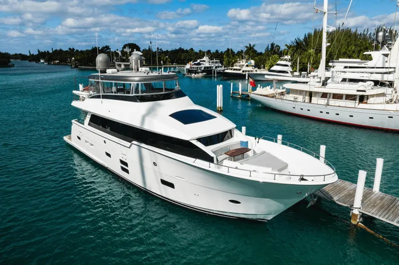 Surplus Lines Yacht Photos Pics 