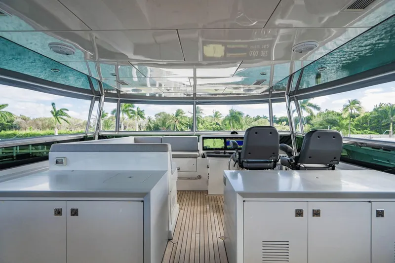 Surplus Lines Yacht Photos Pics 