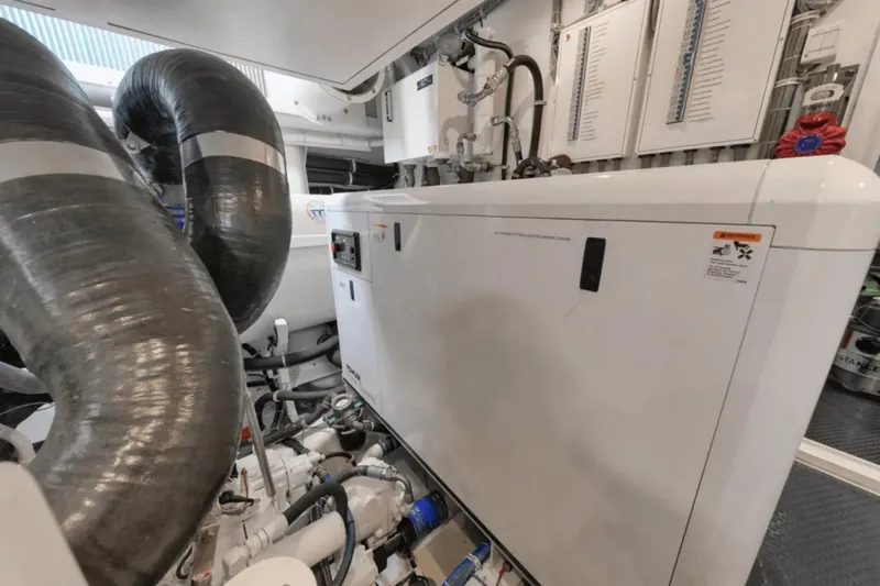 Surplus Lines Yacht Photos Pics 