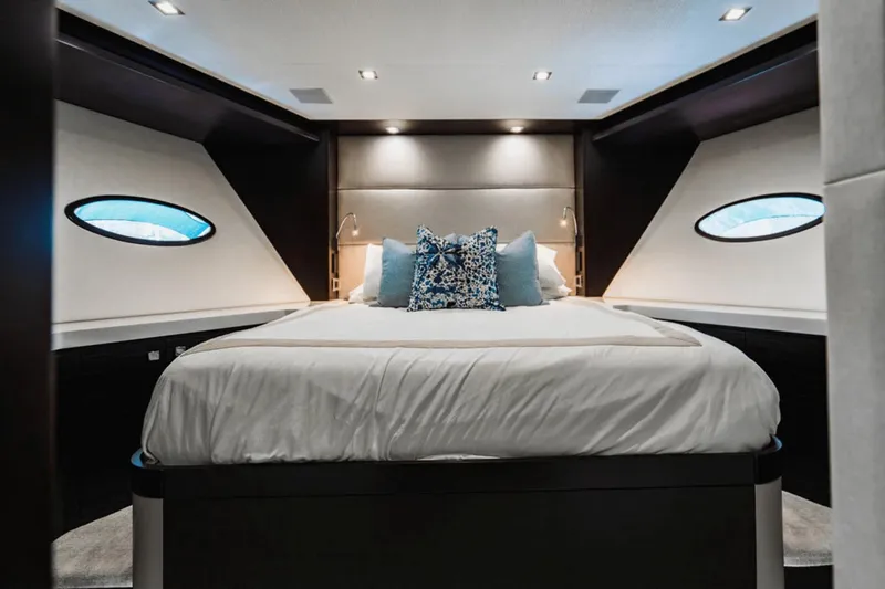 Surplus Lines Yacht Photos Pics 