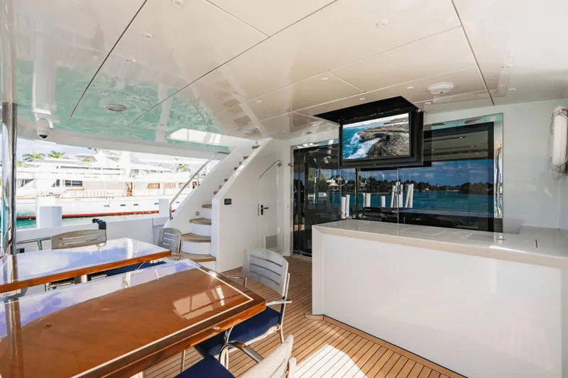 Surplus Lines Yacht Photos Pics 