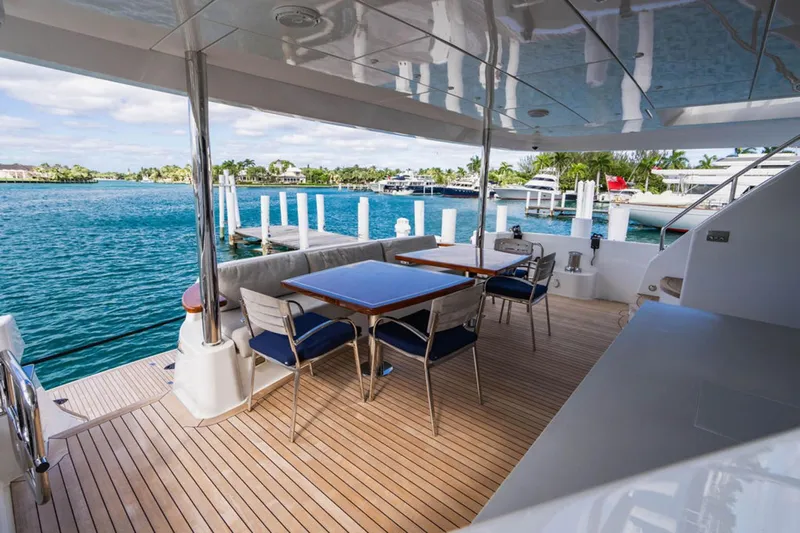 Surplus Lines Yacht Photos Pics 