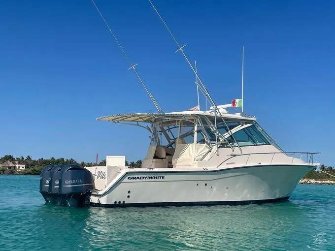 Bona Vita Yacht Photos Pics Stern Quarter