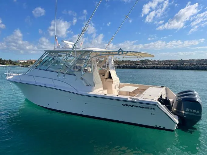 Bona Vita Yacht Photos Pics Port Quarter