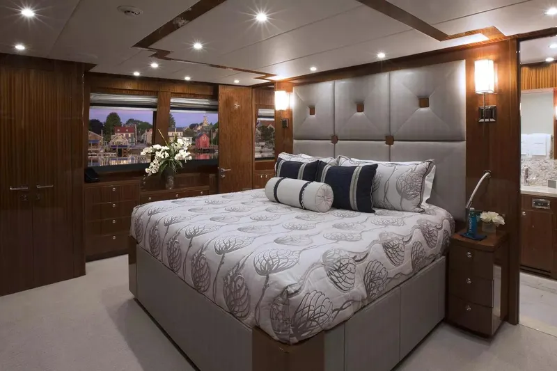 Renaissance Yacht Photos Pics Luxurious 2016 Hargrave Raised Pilothouse yacht bedroom with elegant decor and ambient lighting.