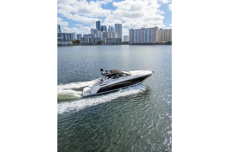  Yacht Photos Pics Azimut Atlantis 45 yacht cruising near city skyline, 2020 model.