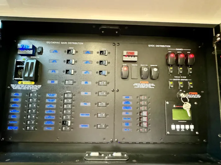 Days Ahead Yacht Photos Pics 