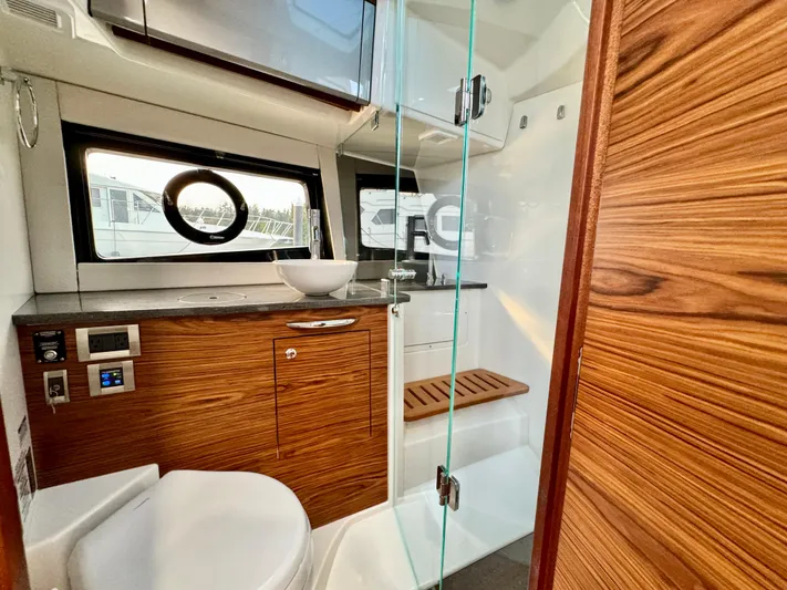 Days Ahead Yacht Photos Pics 