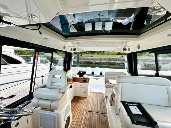 Days Ahead Yacht Photos Pics 