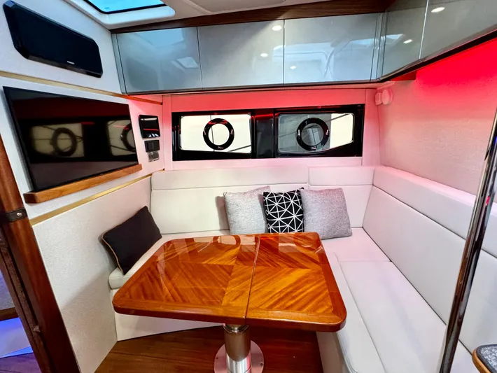 Days Ahead Yacht Photos Pics 