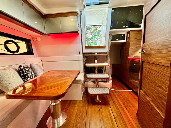 Days Ahead Yacht Photos Pics 