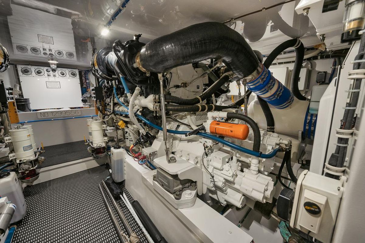 2020 Hatteras 59 