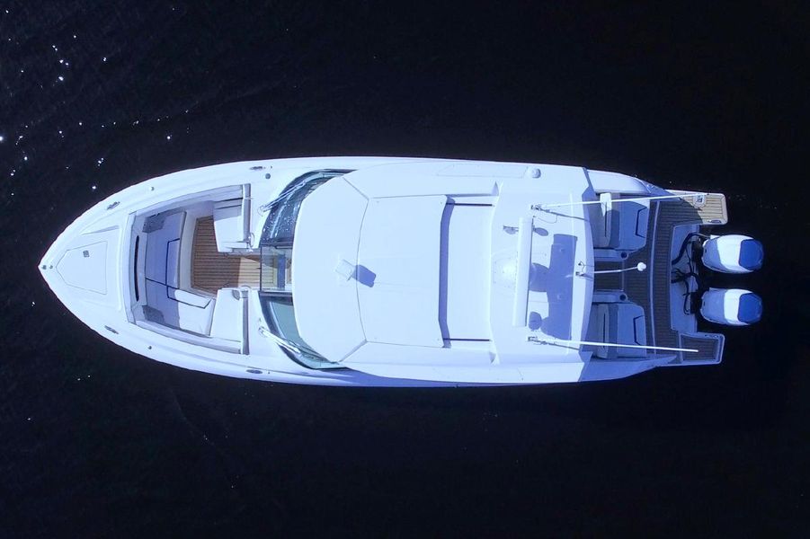 2022 Tiara Yachts 34 LX