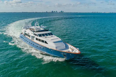 Burger Raised Pilothouse