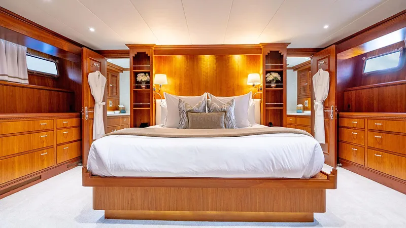 Silver Seas Yacht Photos Pics Primary Stateroom