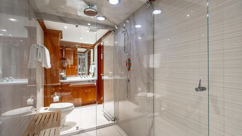 Silver Seas Yacht Photos Pics Primary Ensuite