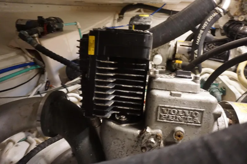 The Pearl Yacht Photos Pics Engine compartment of a 2007 Tiara Yachts 3900 with Volvo Penta components.