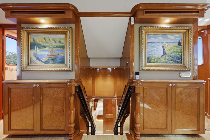 Footloose Yacht Photos Pics Cheoy Lee 95 FOOTLOOSE - Interior