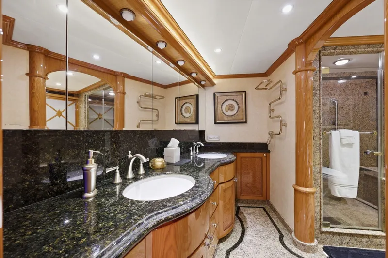 Footloose Yacht Photos Pics Cheoy Lee 95 FOOTLOOSE - VIP Stateroom Ensuite Head