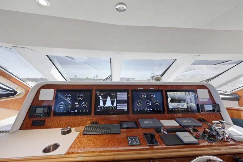 Footloose Yacht Photos Pics Cheoy Lee 95 FOOTLOOSE - Fly Bridge Helm