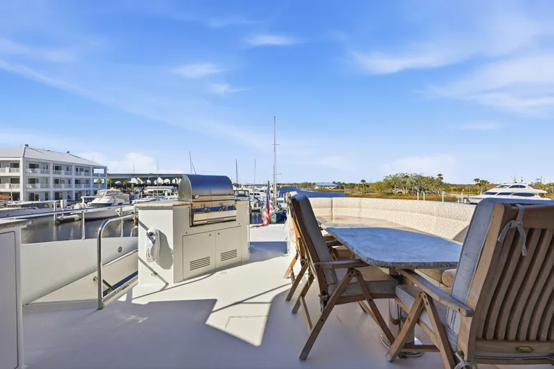 Footloose Yacht Photos Pics Cheoy Lee 95 FOOTLOOSE - Fly Bridge Aft