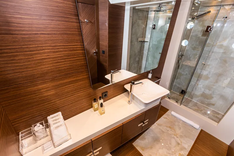 Zeemar Yacht Photos Pics Luxurious bathroom on a 2016 Custom Aydos Yat Sanayi 100' yacht.