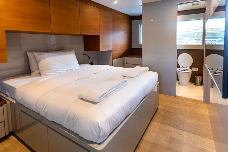 Zeemar Yacht Photos Pics Luxurious bedroom and bathroom on a 2016 Custom Aydos Yat Sanayi 100' yacht.