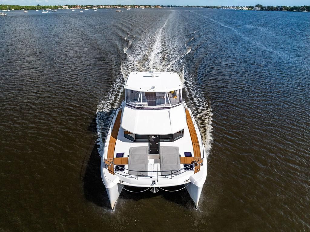 2021 Leopard 53 