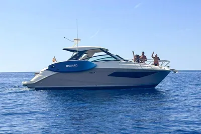 2019 Sea Ray 320 Sundancer