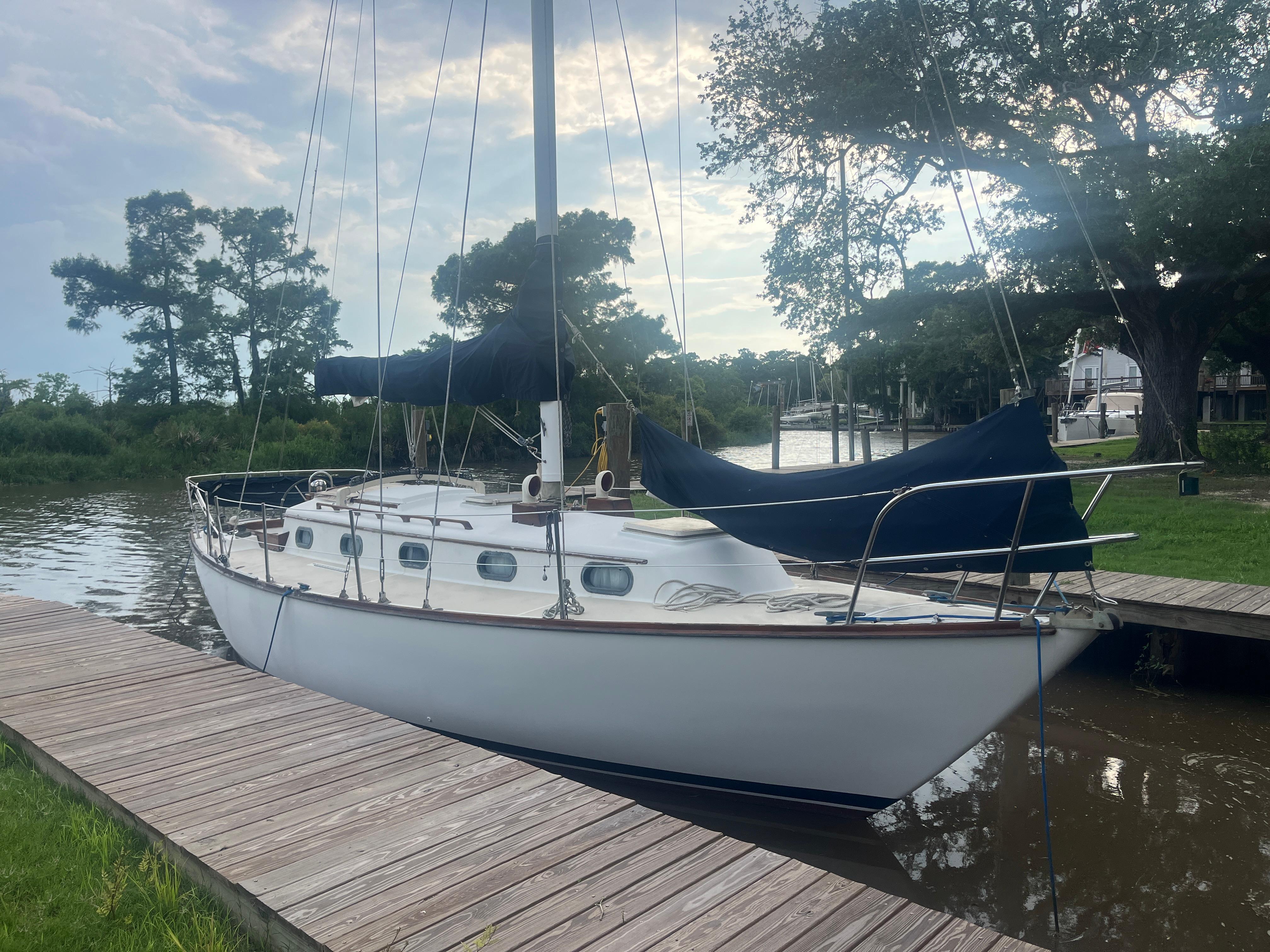 Used 1981 Cape Dory 33 - Louisiana | TopBoats