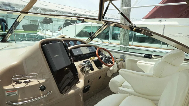 Emeritus Yacht Photos Pics 