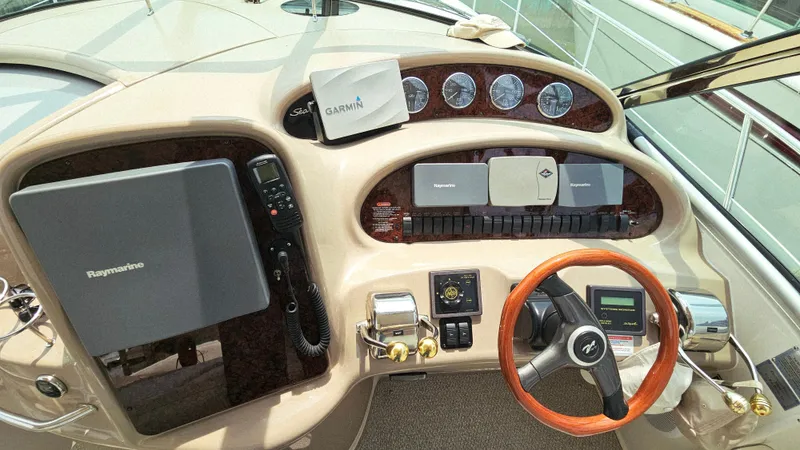 Emeritus Yacht Photos Pics 