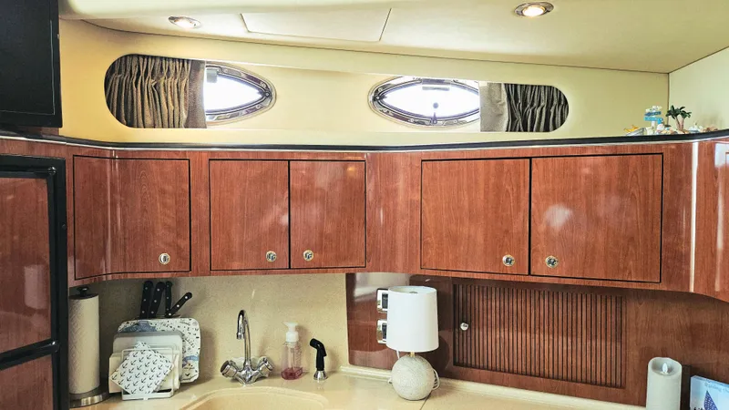 Emeritus Yacht Photos Pics 