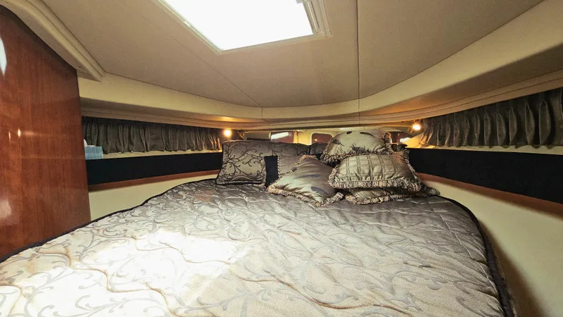 Emeritus Yacht Photos Pics 