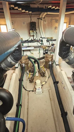 Emeritus Yacht Photos Pics 