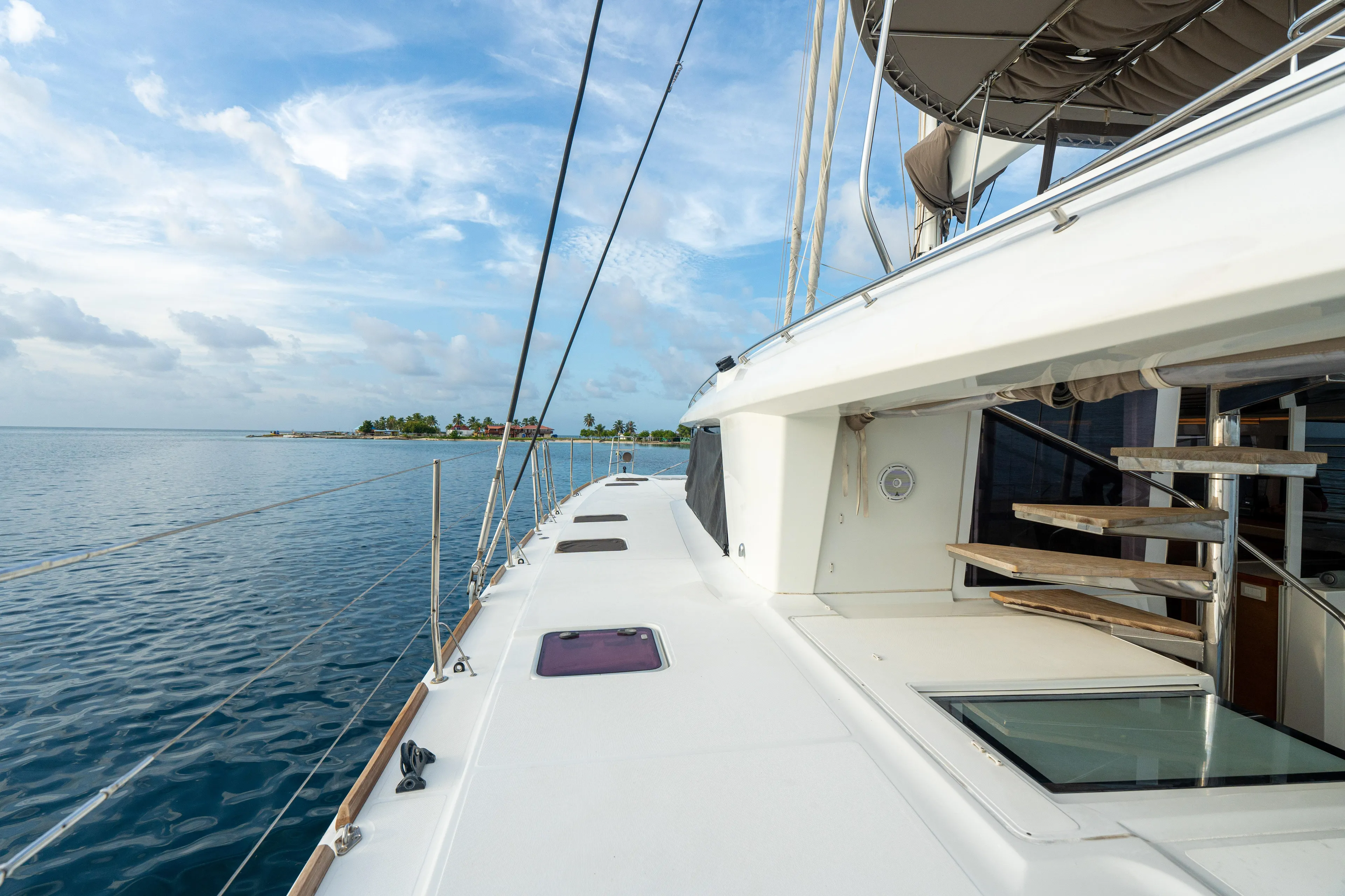 LibertÉ Yacht Photos Pics 2011 Lagoon 560