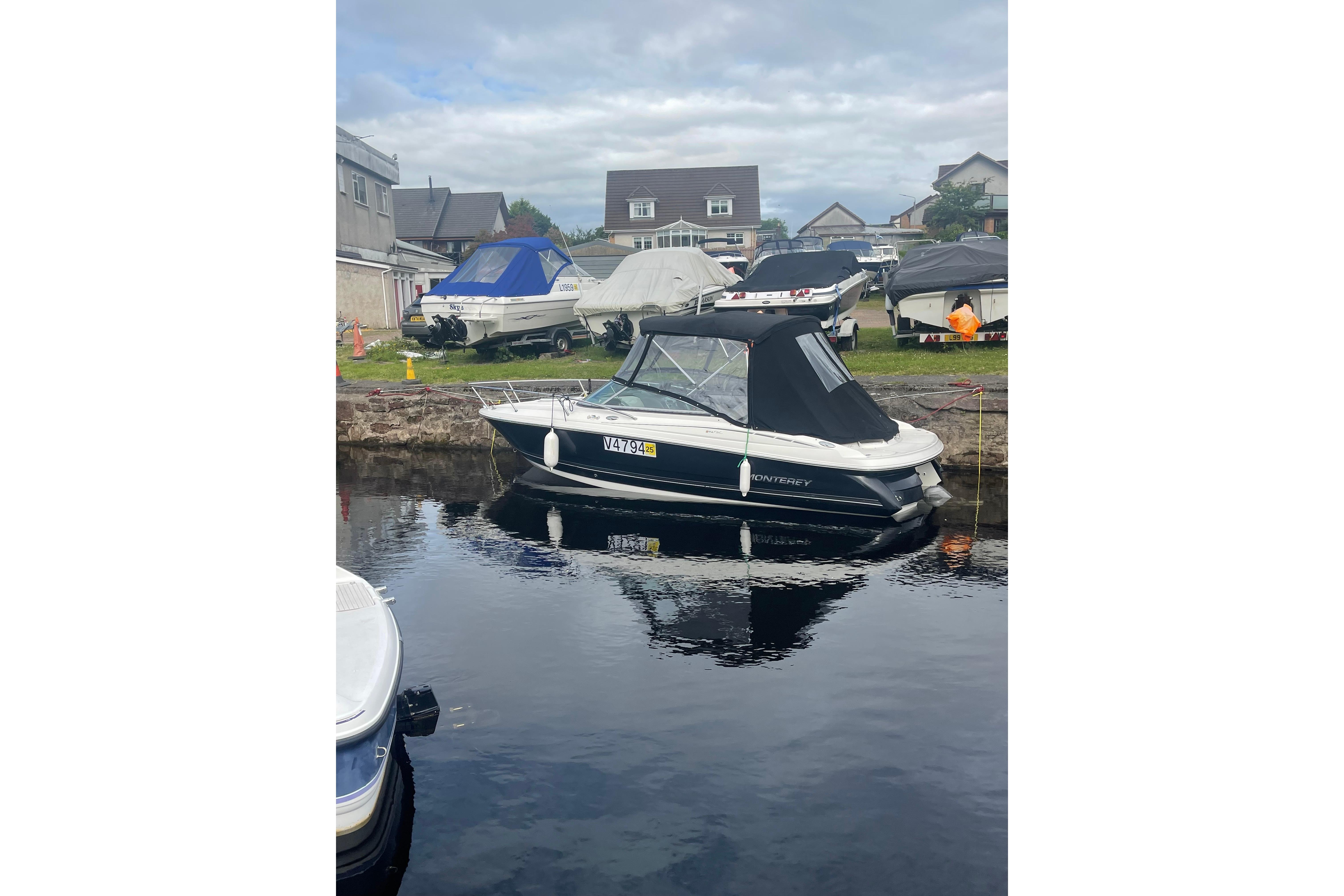 2007 Monterey 214FSC