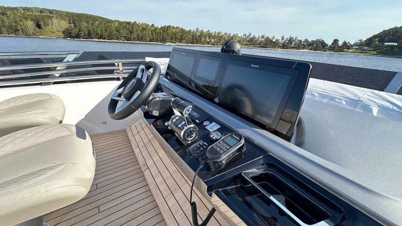 F65012 Yacht Photos Pics 
