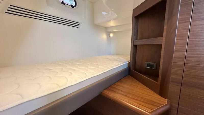 F65012 Yacht Photos Pics 