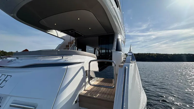F65012 Yacht Photos Pics 