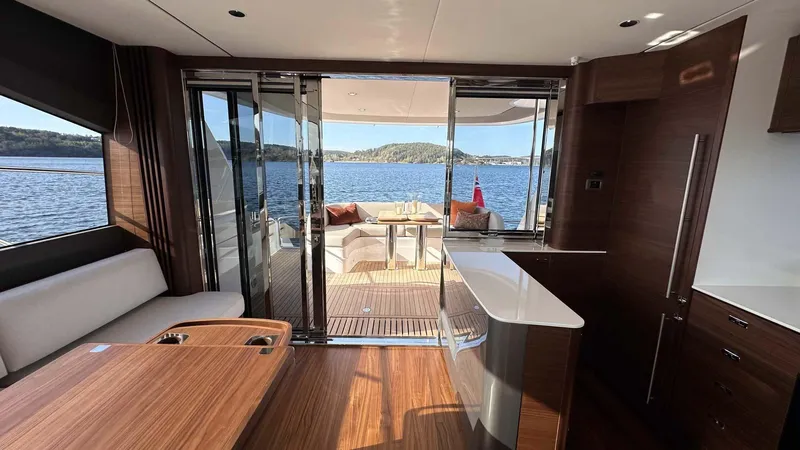 F65012 Yacht Photos Pics 
